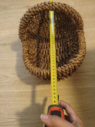 Cesta de mimbre artesanal