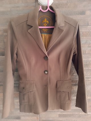 Chaqueta elegante marrón y dorada