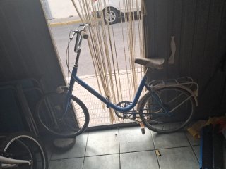 Bicicleta antigua para piezas