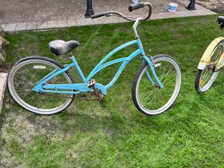 Bicicleta de paseo Schwinn amarilla