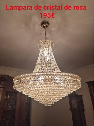 Lámpara de cristal de roca tallado