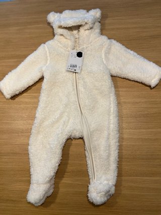 Buzo peluche bebé con orejas a ESTRENAR