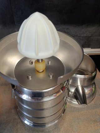 Exprimidor profesional LOMI