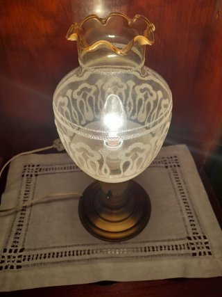 Lámpara mesa vintage, medidas en anuncio