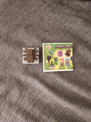 Figura Minecraft Araña Kinder Joy