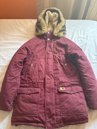 Chaqueta Carhartt WIP Burdeos con Capucha