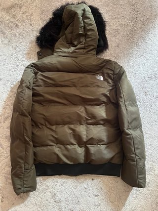 The North Face verde oliva con capucha de pelo – T