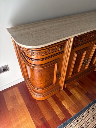 Mueble aparador de madera y piedra