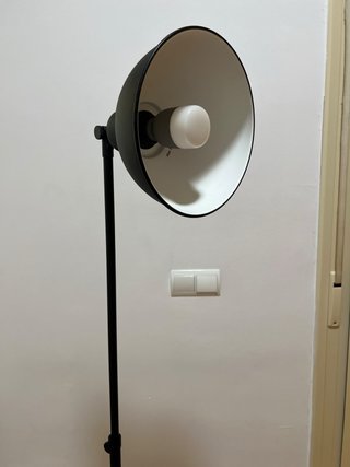 Lámpara de pie IKEA HEKTAR gris oscuro