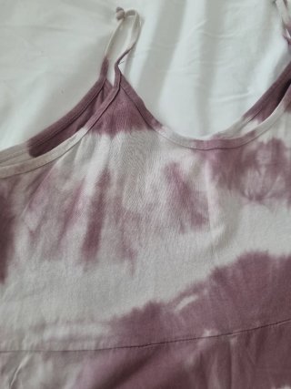 Vestido corto tie-dye morado y blanco