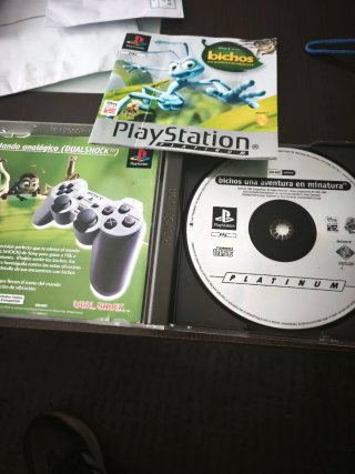 Bichos PlayStation Platinum
