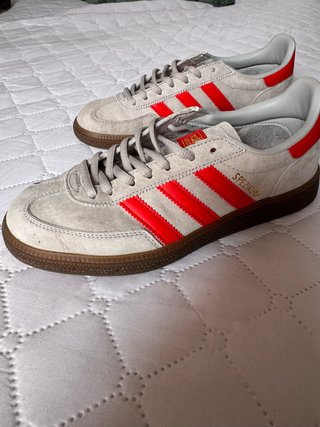 Zapatillas Adidas Spezial Beige y Rojas NUEVAS