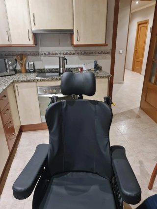 Silla de ruedas para personas con movilidad reduci