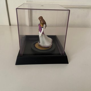 Amiibo Zelda Nintendo con caja expositora