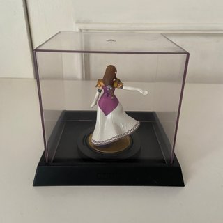 Amiibo Zelda Nintendo con caja expositora