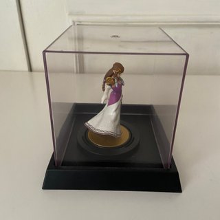 Amiibo Zelda Nintendo con caja expositora