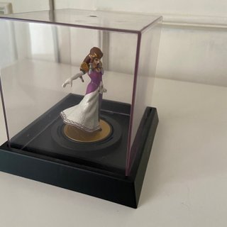 Amiibo Zelda Nintendo con caja expositora