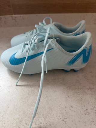 Botas de fútbol Nike para niño