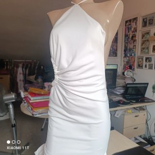 Vestido Blanco con Detalle Fruncido