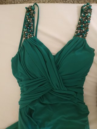 Vestido fiesta verde con pedrería