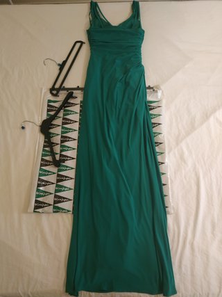 Vestido fiesta verde con pedrería