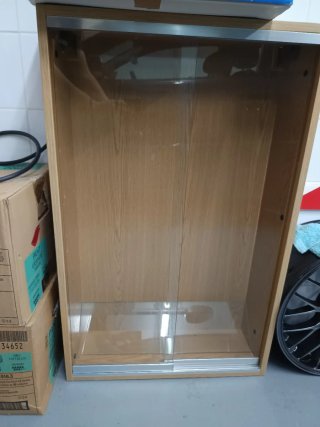 Estantería con Puertas de Cristal