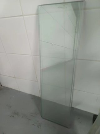 Estantería con Puertas de Cristal