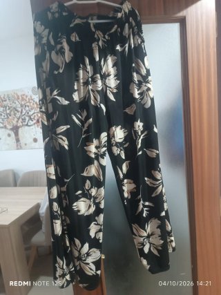 Pantalones Estampados Flores