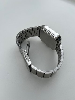 Reloj Casio Plateado con Esfera Morada FASE LUNAR