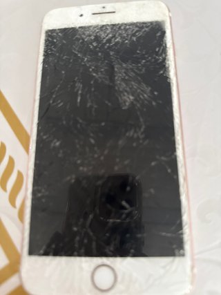 iPhone 7 Plus Oro Rosa funziona nonostante il display rotto