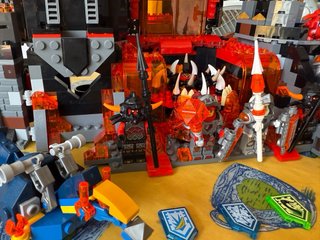 LEGO Nexo Knights Guarida Volcánica 70323 LEERBIEN