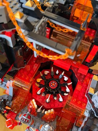 LEGO Nexo Knights Guarida Volcánica 70323 LEERBIEN