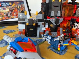 LEGO Nexo Knights Guarida Volcánica 70323 LEERBIEN