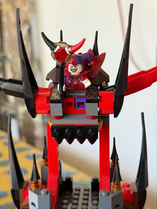 LEGO Nexo Knights Guarida Volcánica 70323 LEERBIEN