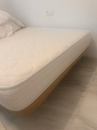 CAMA COMPLETA - Base tapizada + colchón 135x190