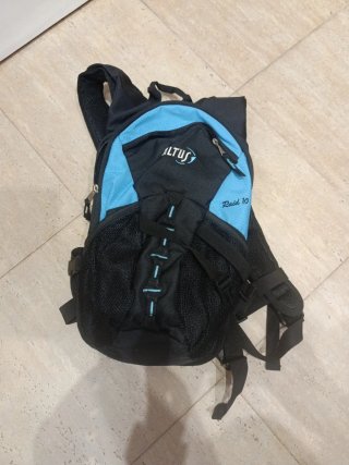 Mochila Altus Raid 10L Negra/Azul