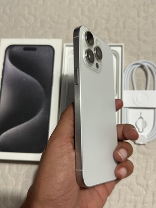 iPhone 15 Pro Max 256gb Blanco IGUAL QUE NUEVO