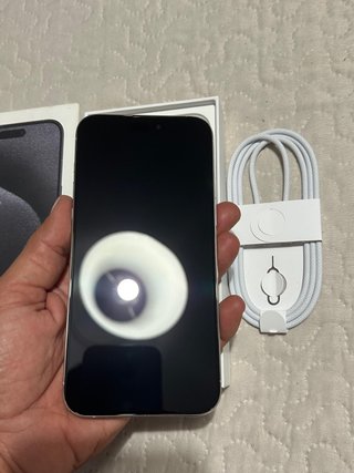iPhone 15 Pro Max 256gb Blanco IGUAL QUE NUEVO