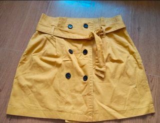 Lote de pantalón corto y falda