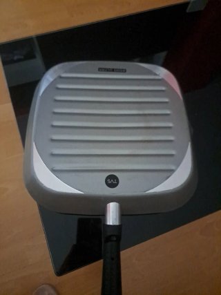 Sartén grill cuadrada negra