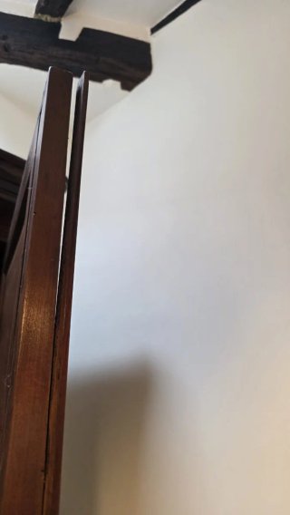 Armario de Madera Clásico