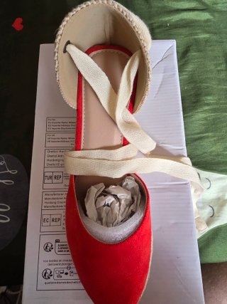 Alpargatas con cuña rojas