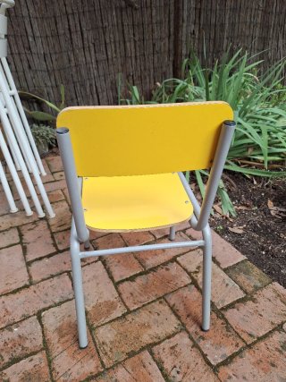Silla Escolar Vintage Amarilla