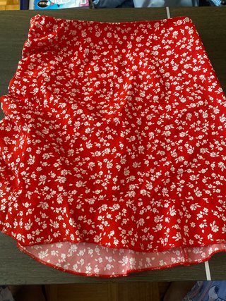 Falda corta floral roja talla XS