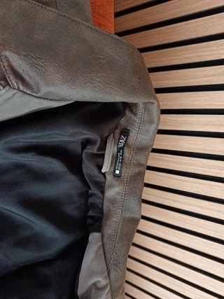 Chaqueta, cazadora Zara Hombre verde oliva
