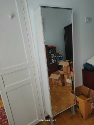 Zapatero con puerta de espejo