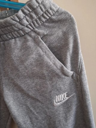 Pantalón de Chándal Nike Gris.