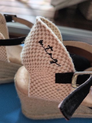 Sandalias esparto Mustang beige/negras talla 38
