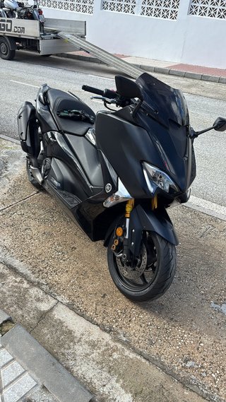 Yamaha Tmax 530 SX Negra