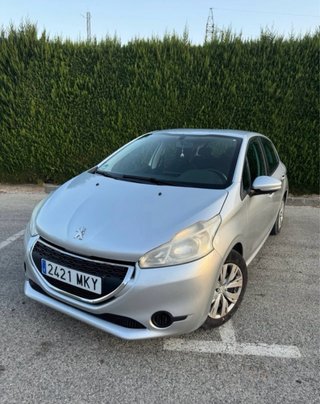 Peugeot 208 2012